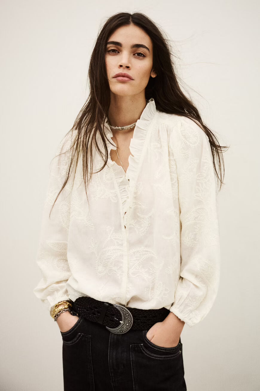 Blusa com bordados
