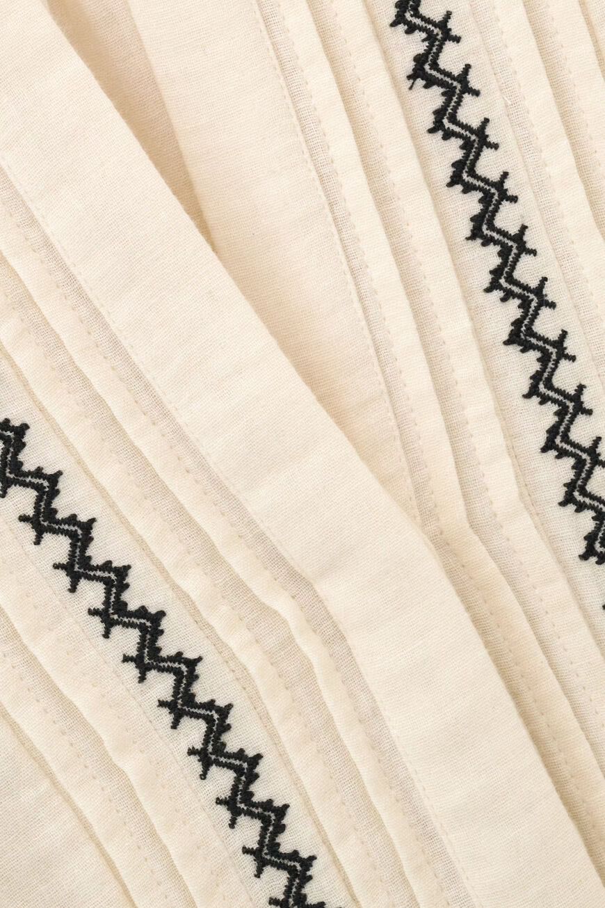 Blusa algodão com bordados