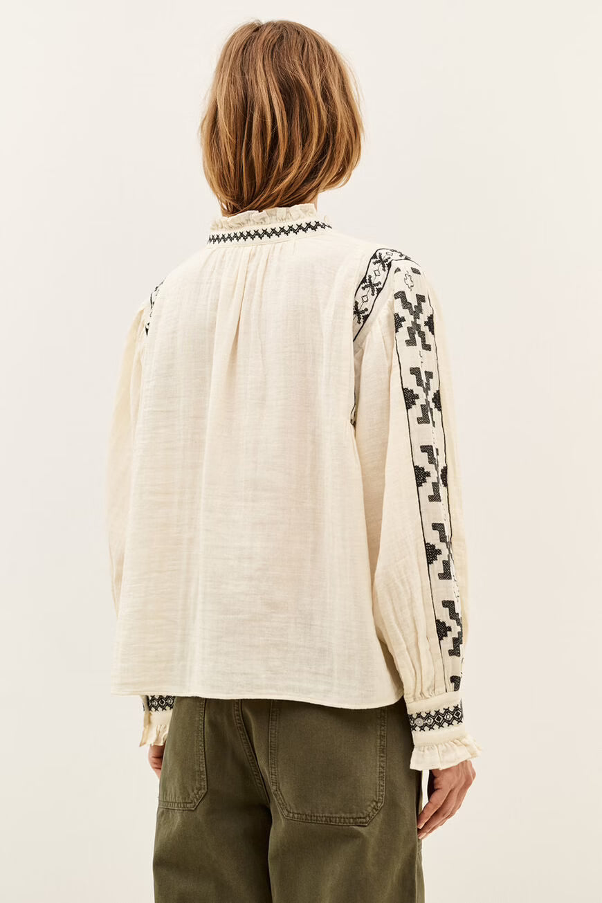 Blusa algodão com bordados