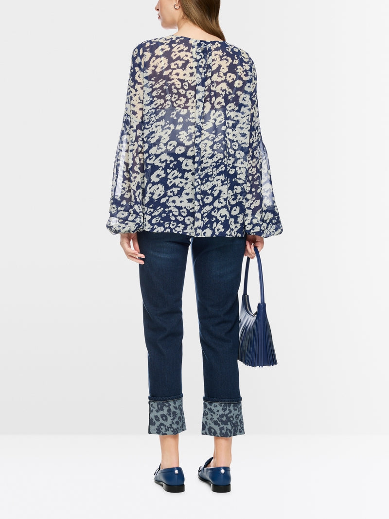 Blusa em tecido fluido estampada