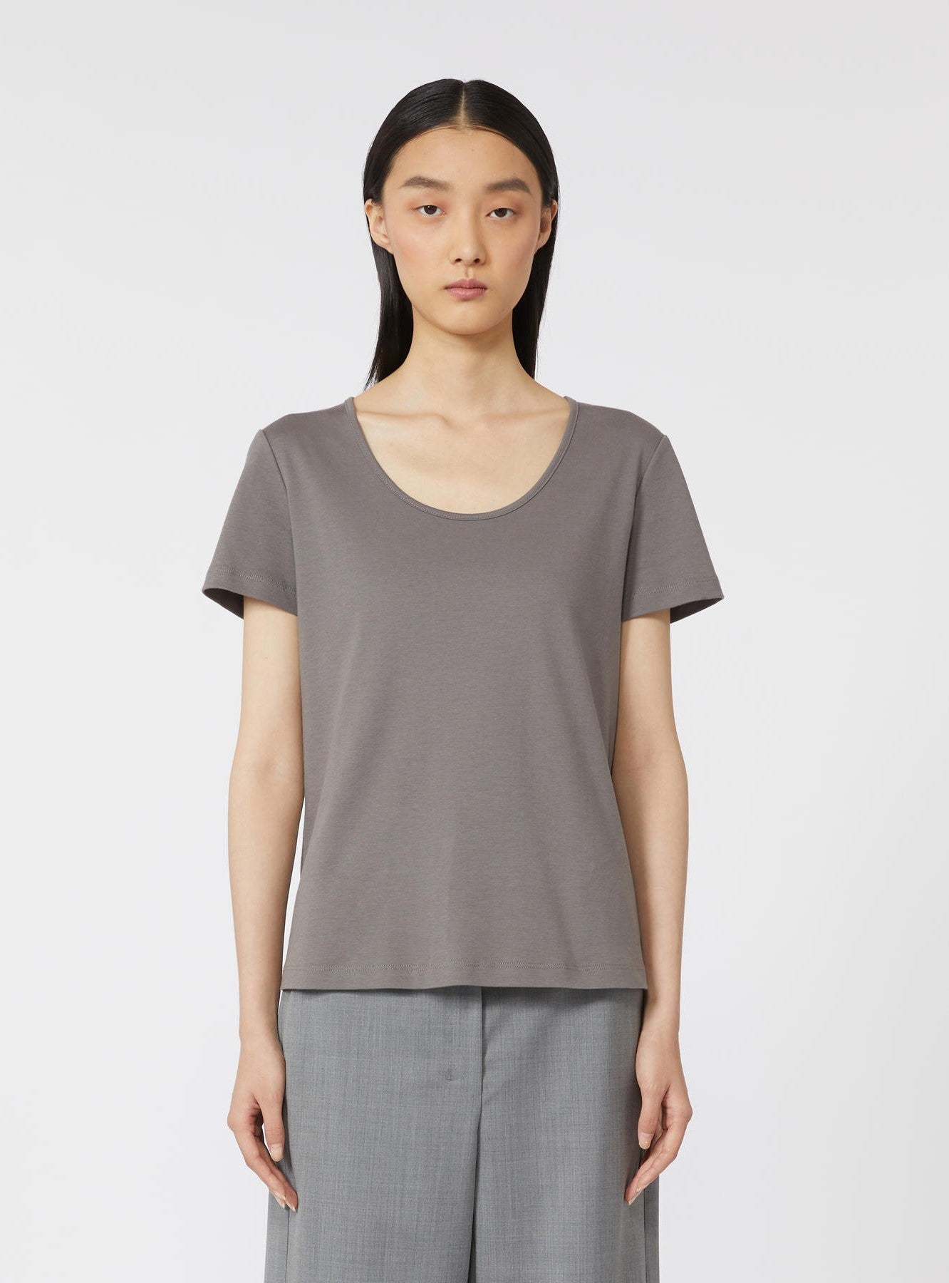 MEDIUM GREY