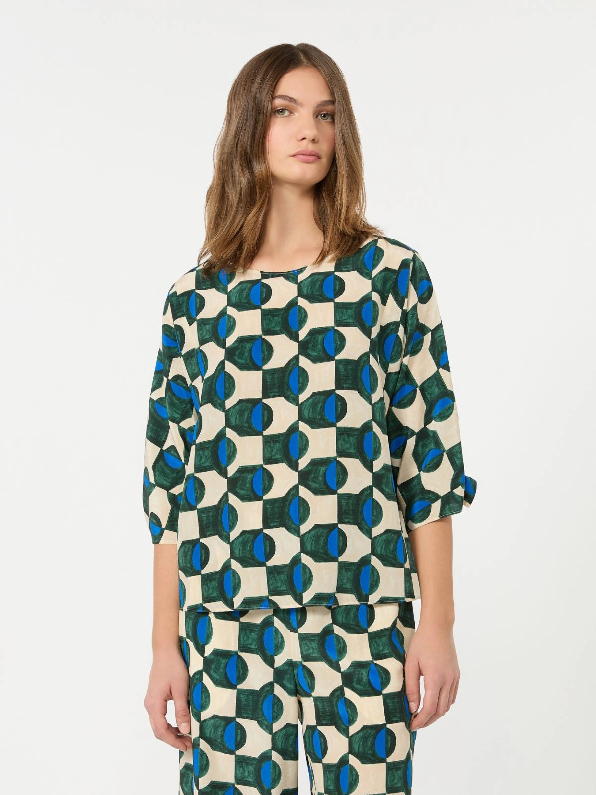 Blusa em crepe de seda estampada