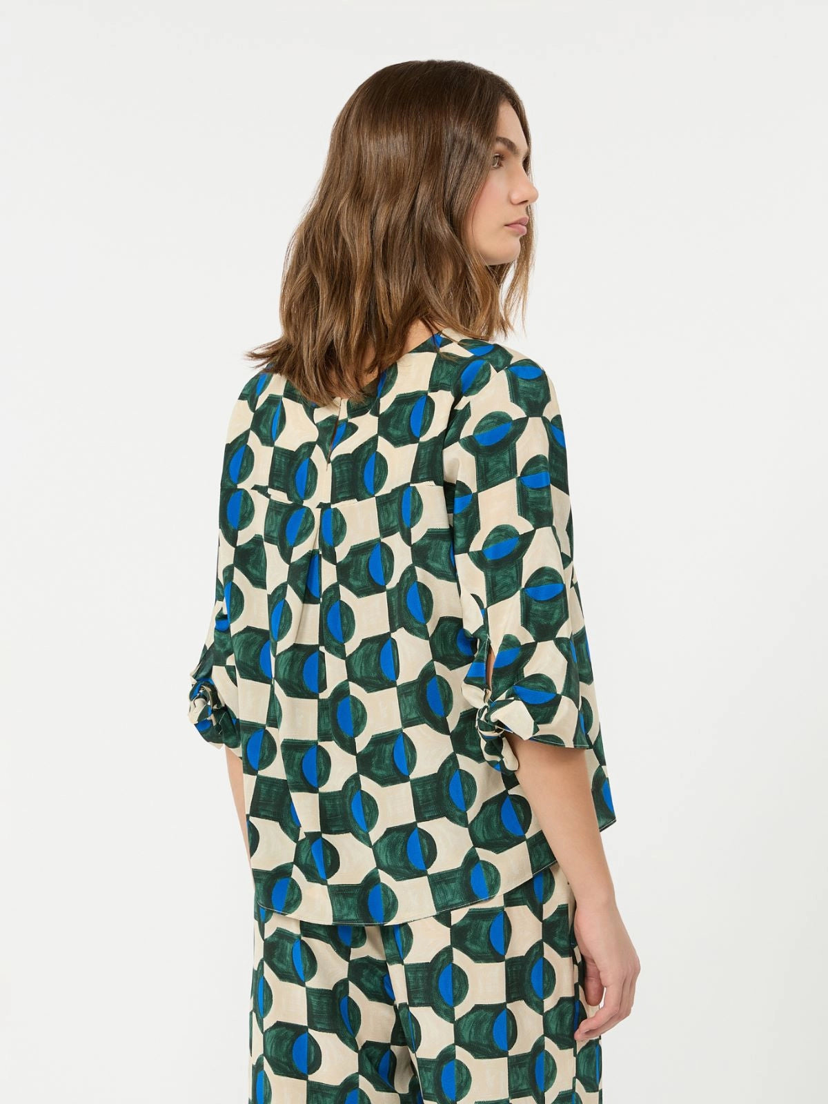 Blusa em crepe de seda estampada