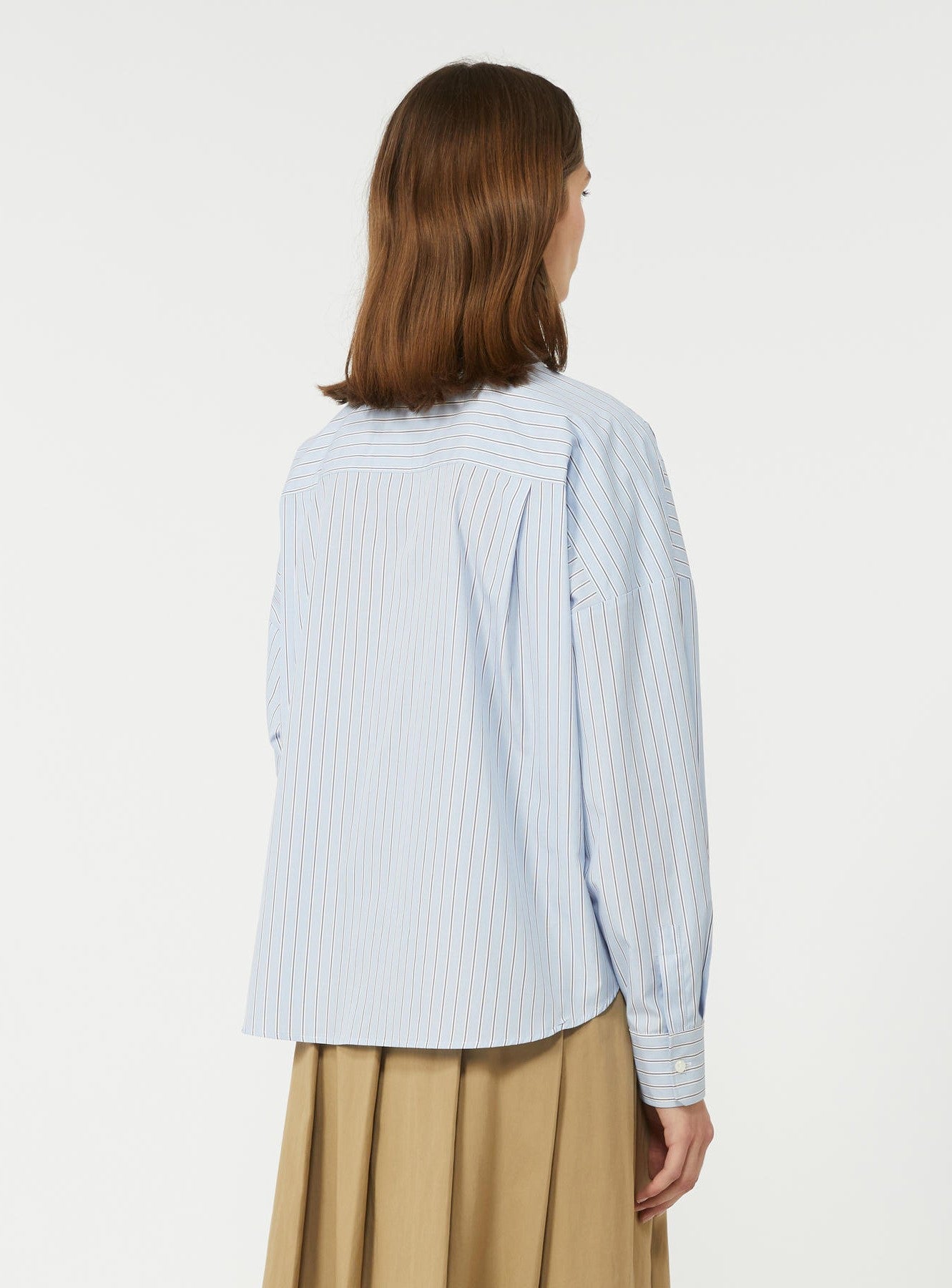LIGHT BLUE DISTANCED LINE