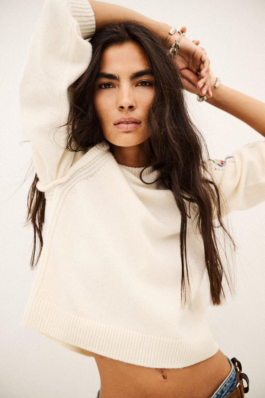 Camisola em lã com bordados