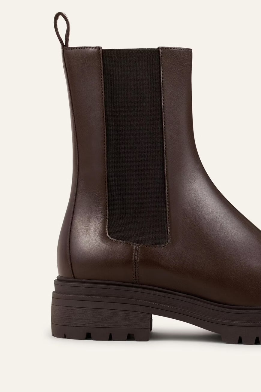 Botas em couro