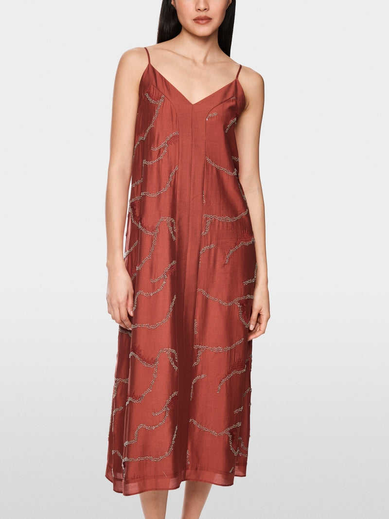 Vestido com pequenas pérolas