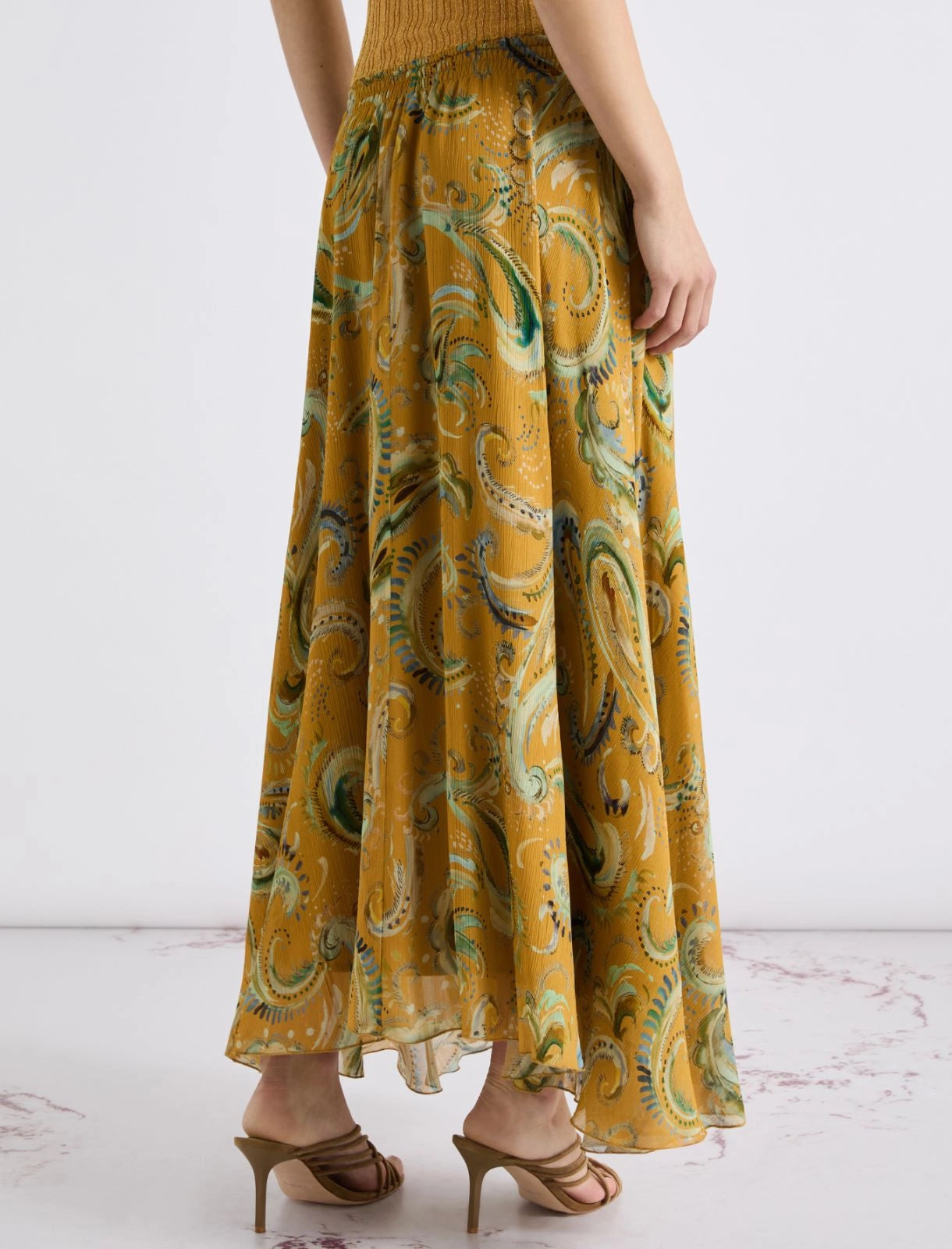 Saia em crepe estampada