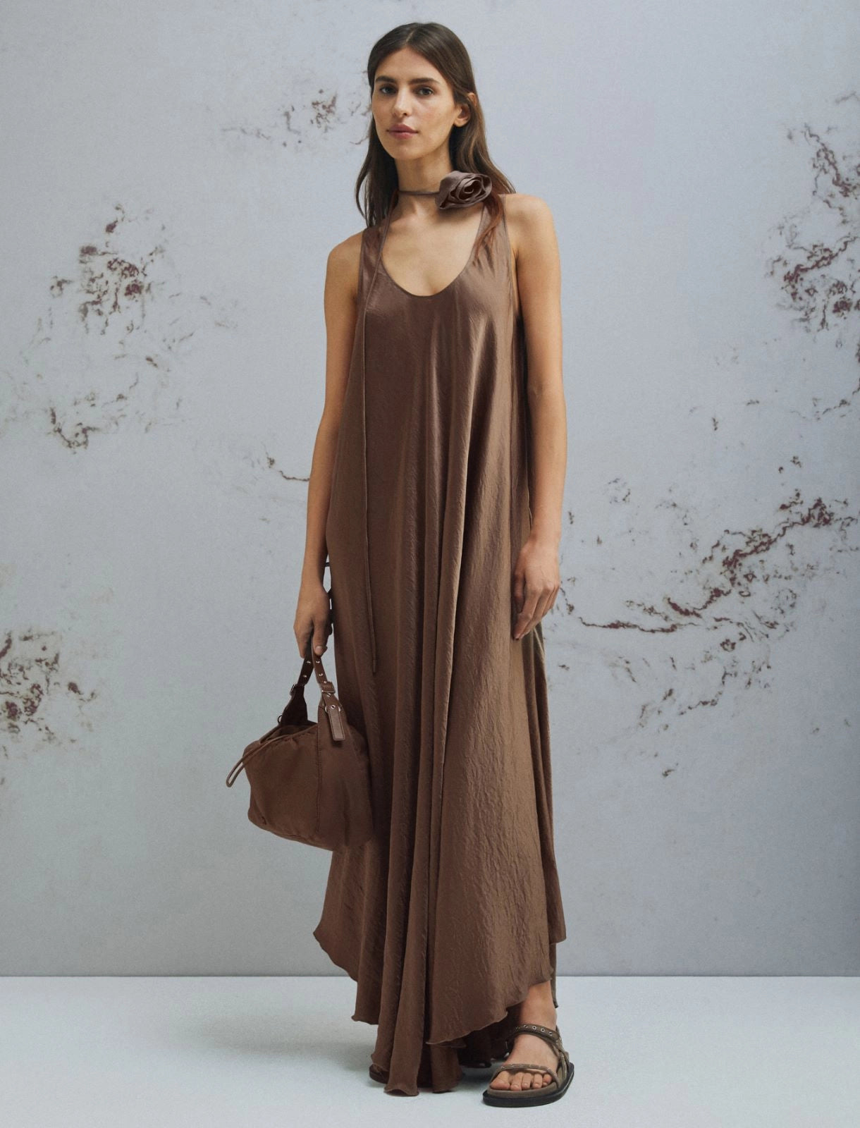 Vestido em acetato amarrotado
