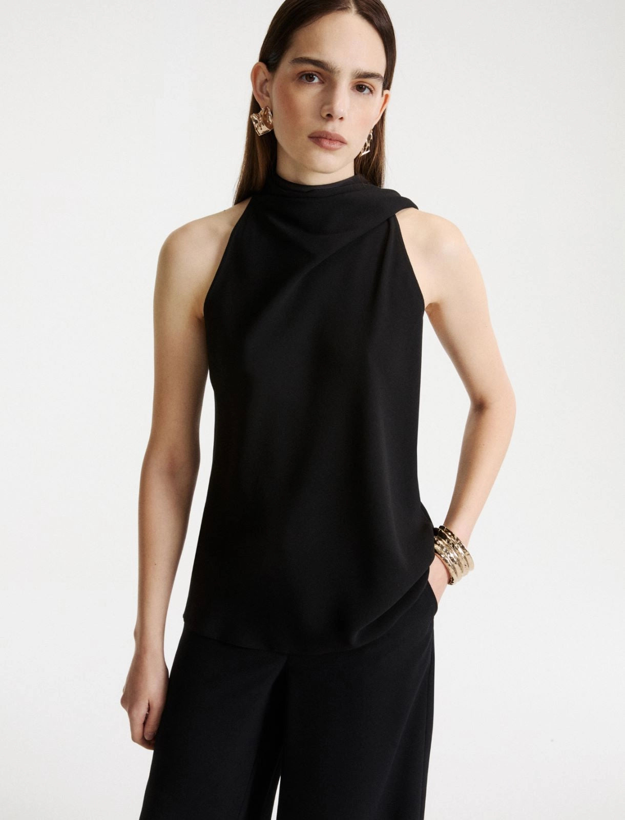 Top em crepe acetinado