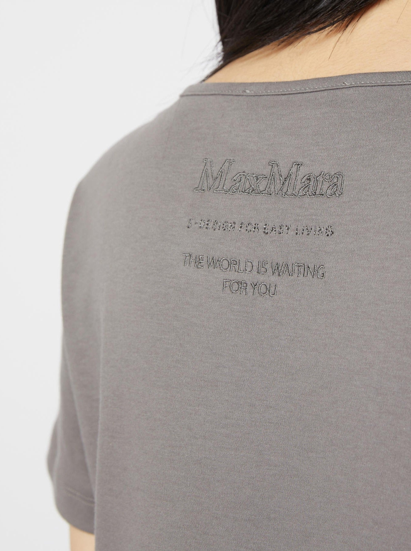 MEDIUM GREY