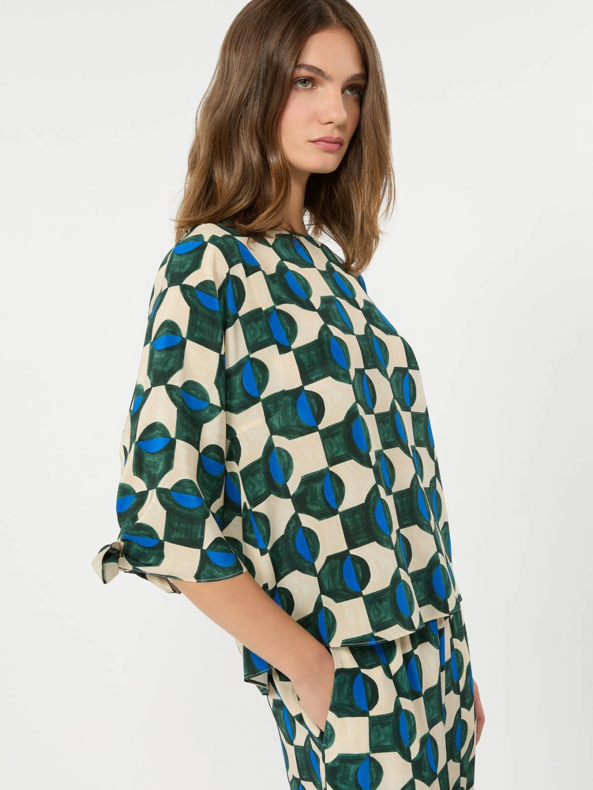 Blusa em crepe de seda estampada