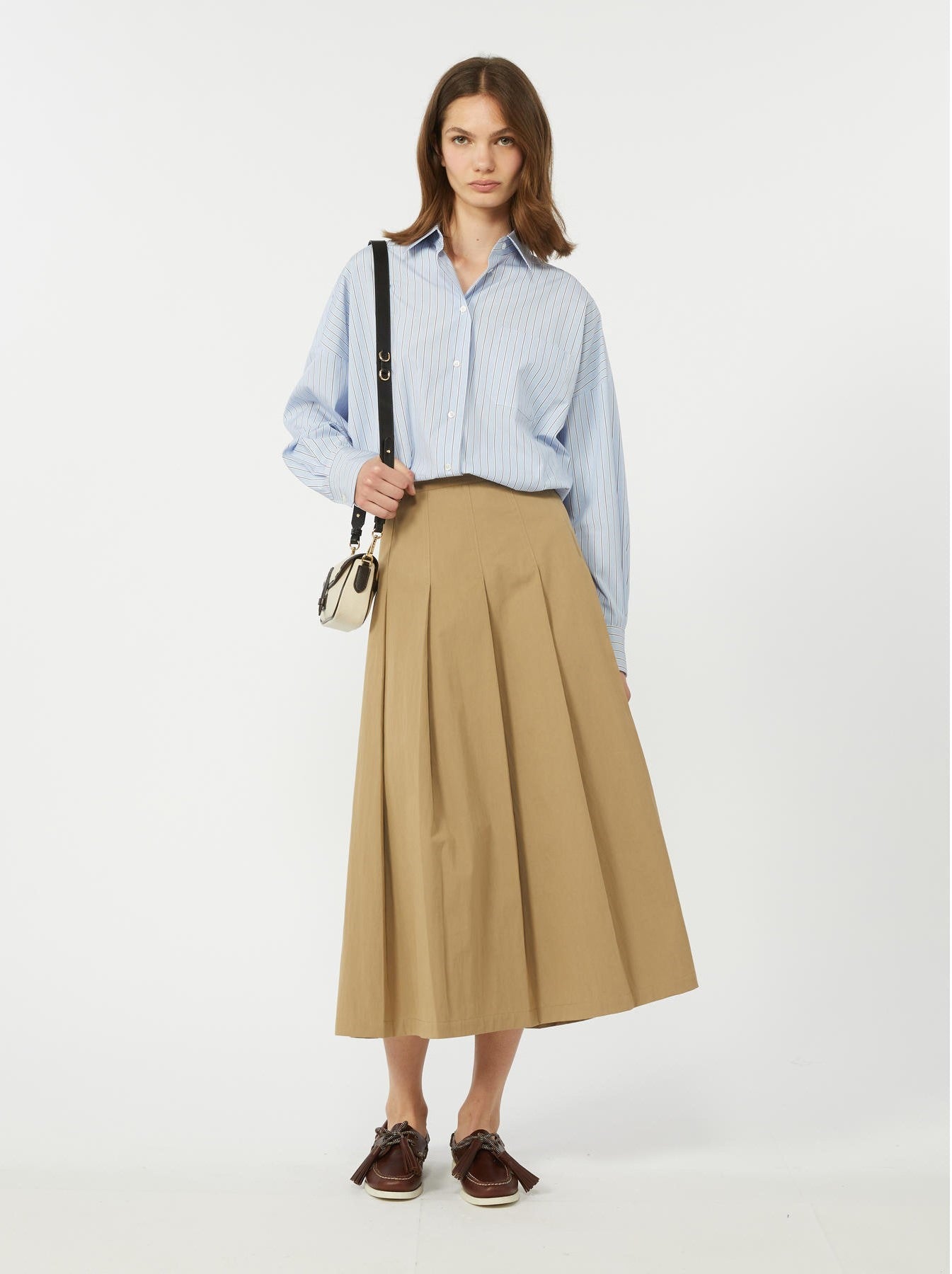 LIGHT BLUE DISTANCED LINE