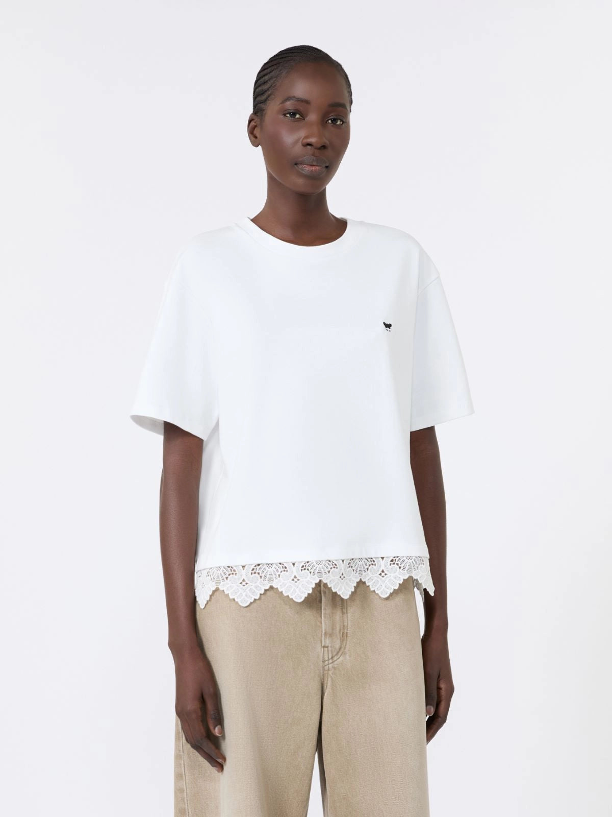 T-shirt em algodão com renda