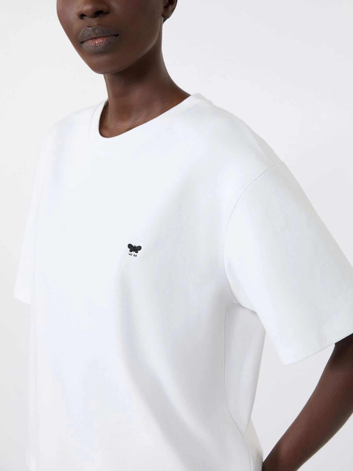 T-shirt em algodão com renda