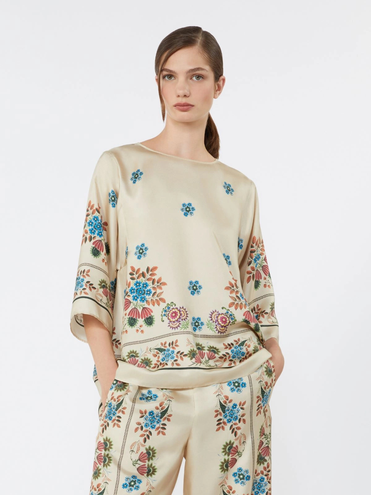 Blusa em seda pura estampada