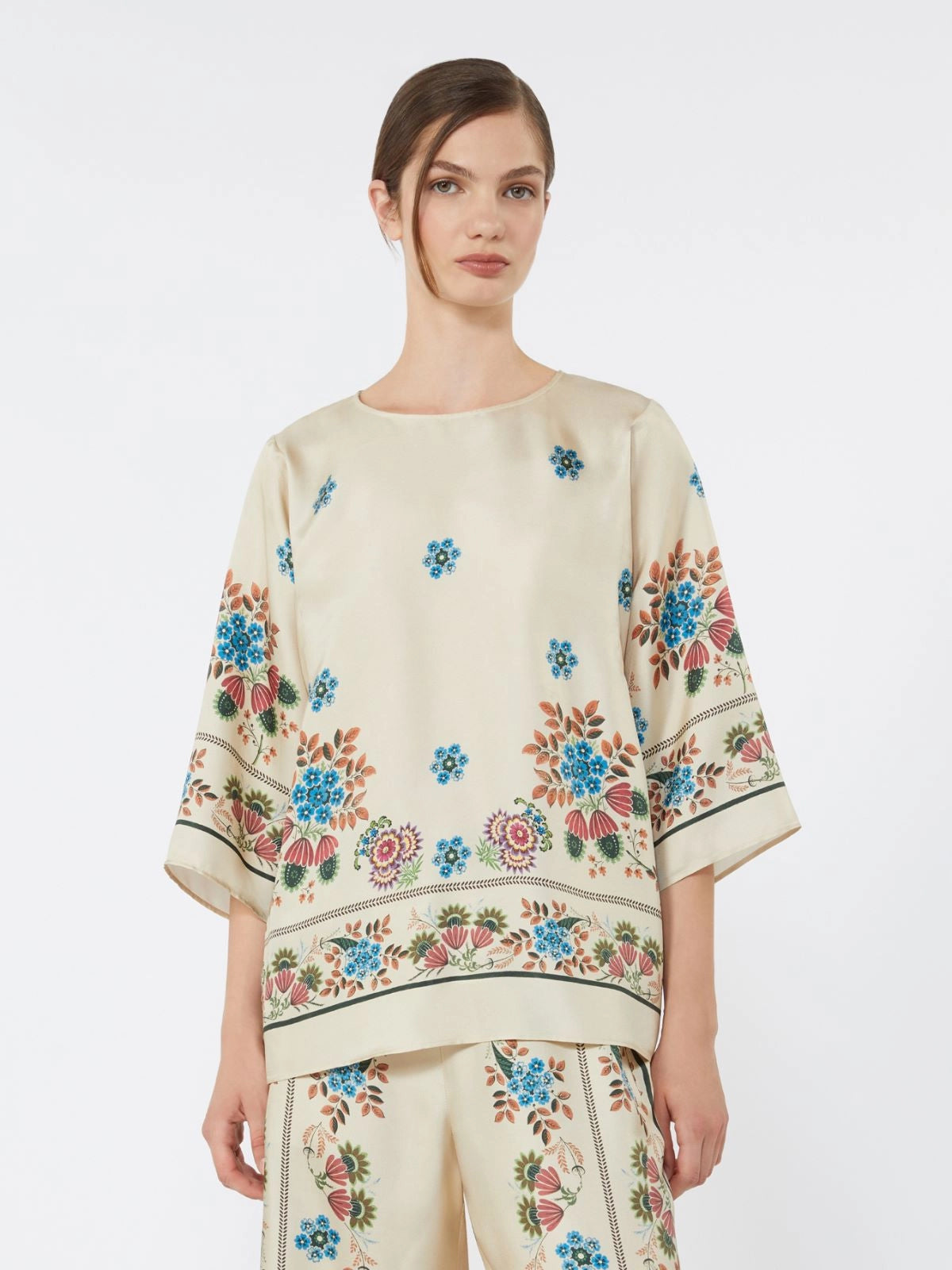 Blusa em seda pura estampada