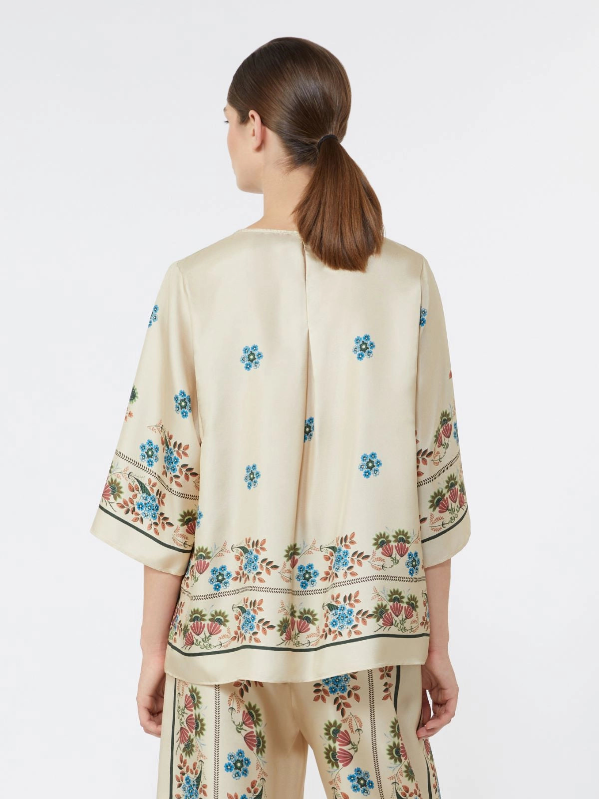 Blusa em seda pura estampada